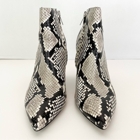 Marc Fisher Ltd Unno Bootie Women's Size 9.5M Black Snake Print Leather Zip Heel - Picture 3 of 10